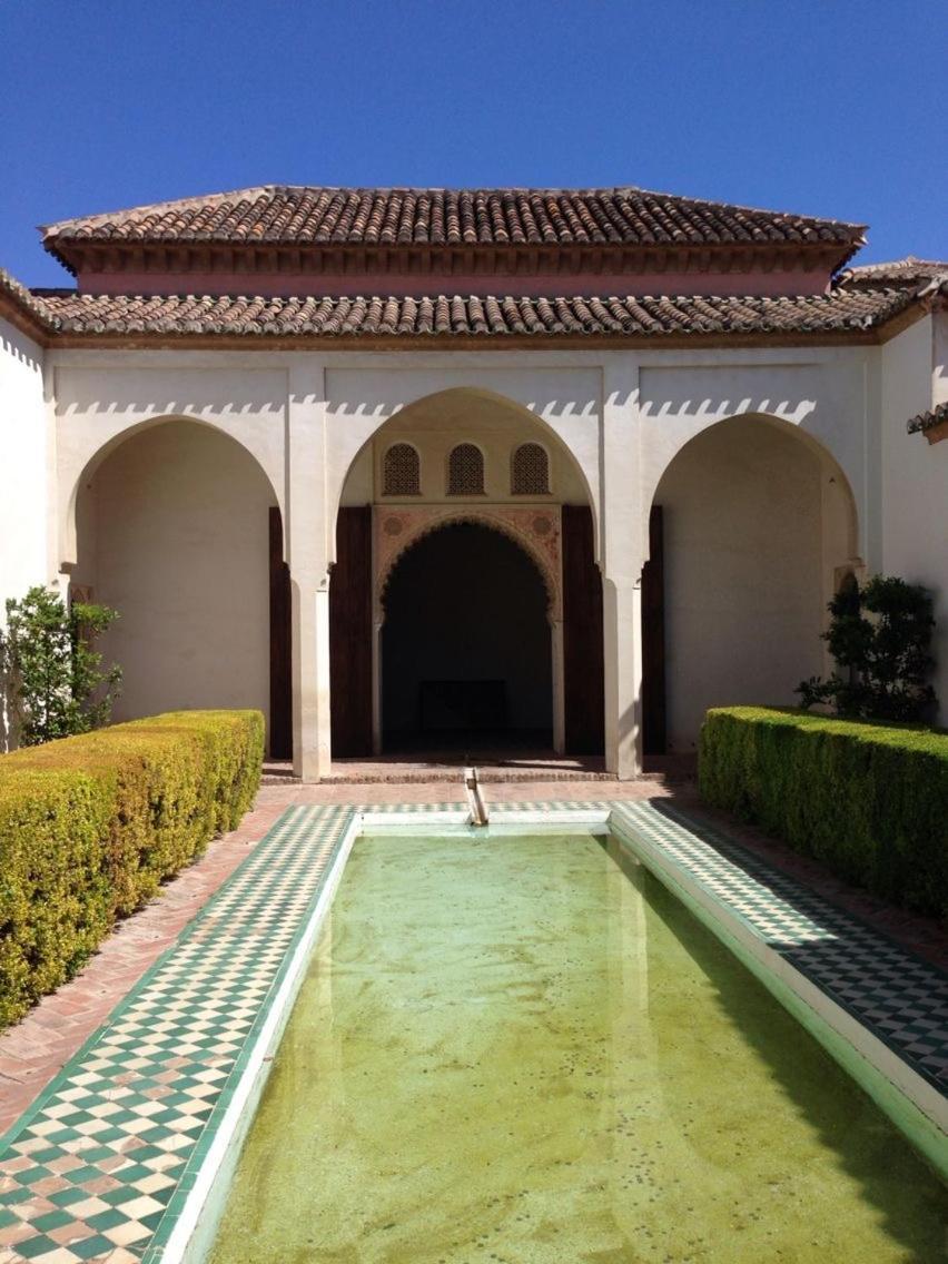 マラガLa Bella Escondida Piscina Campo De Golf Solarium Y Parking En Centro Historicoアパートメント エクステリア 写真