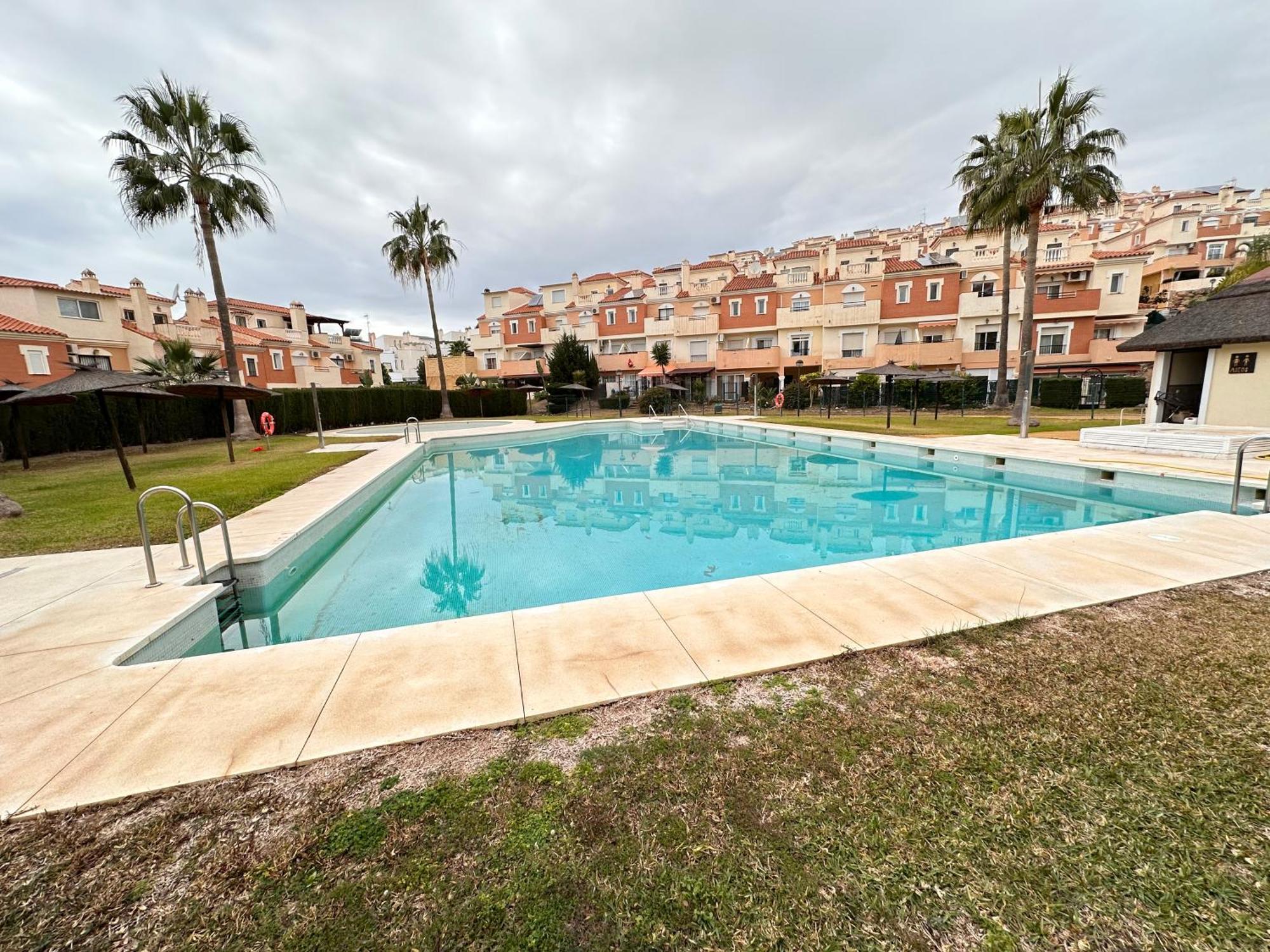 マラガLa Bella Escondida Piscina Campo De Golf Solarium Y Parking En Centro Historicoアパートメント エクステリア 写真